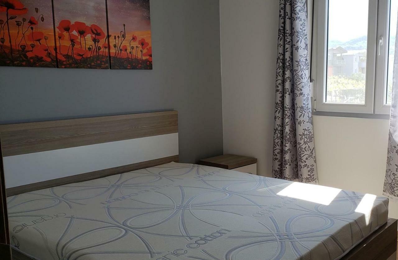 Apartmani Suncokreti - Sunflower Apartments بار المظهر الخارجي الصورة