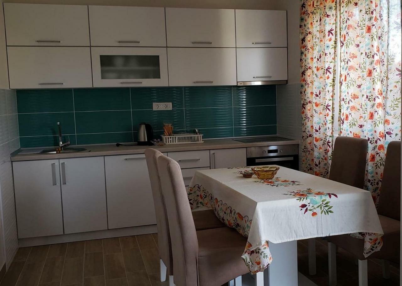Apartmani Suncokreti - Sunflower Apartments بار المظهر الخارجي الصورة