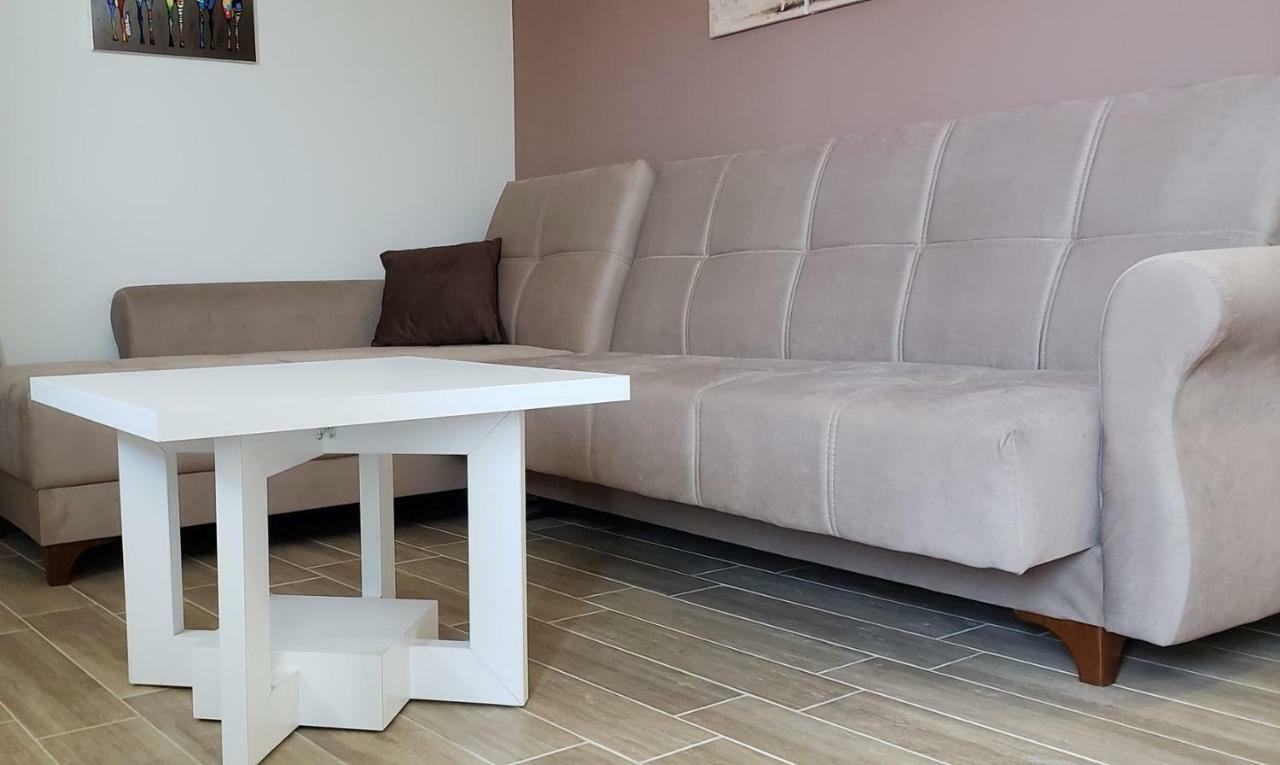 Apartmani Suncokreti - Sunflower Apartments بار المظهر الخارجي الصورة