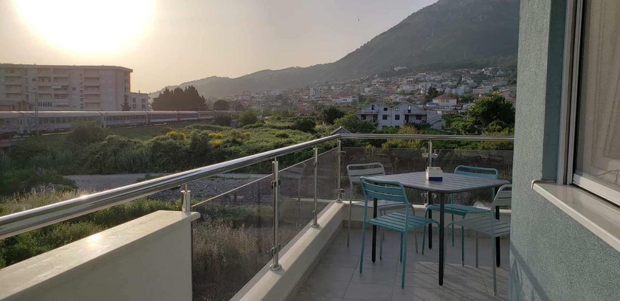 Apartmani Suncokreti - Sunflower Apartments بار المظهر الخارجي الصورة