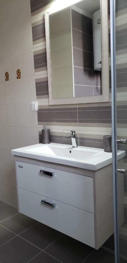 Apartmani Suncokreti - Sunflower Apartments بار المظهر الخارجي الصورة
