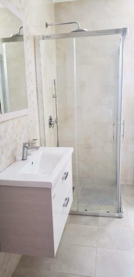 Apartmani Suncokreti - Sunflower Apartments بار المظهر الخارجي الصورة